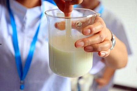 国产驼奶的真假鉴别视频,视频教你轻松辨别